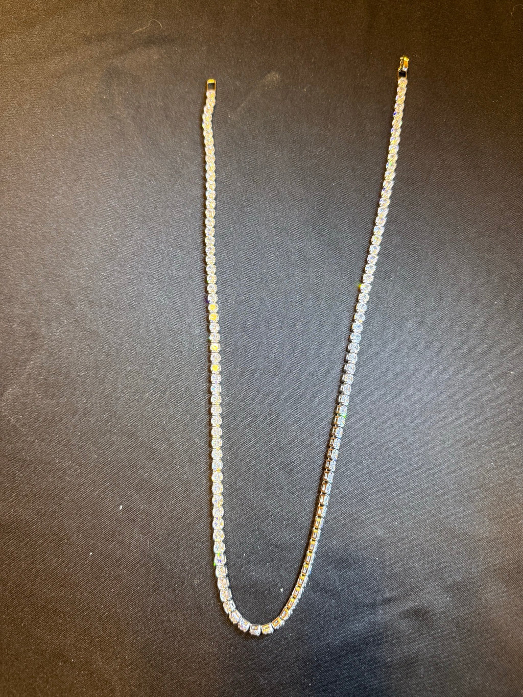 20" Iced Tennis Chain Necklace – Diamond Simulant Stones – White Gold Tone