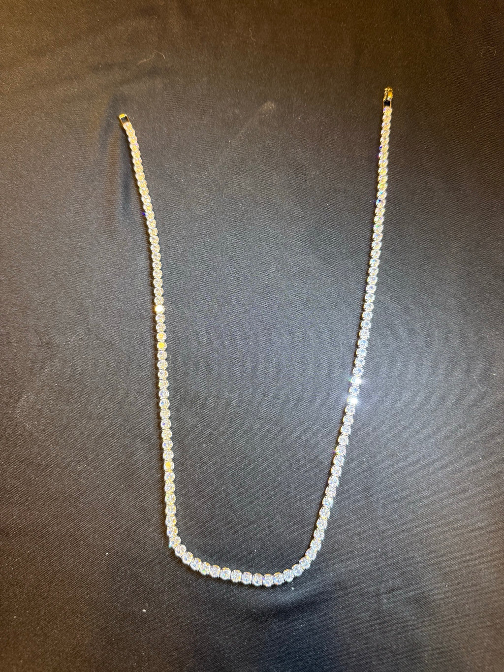 20" Iced Tennis Chain Necklace – Diamond Simulant Stones – White Gold Tone