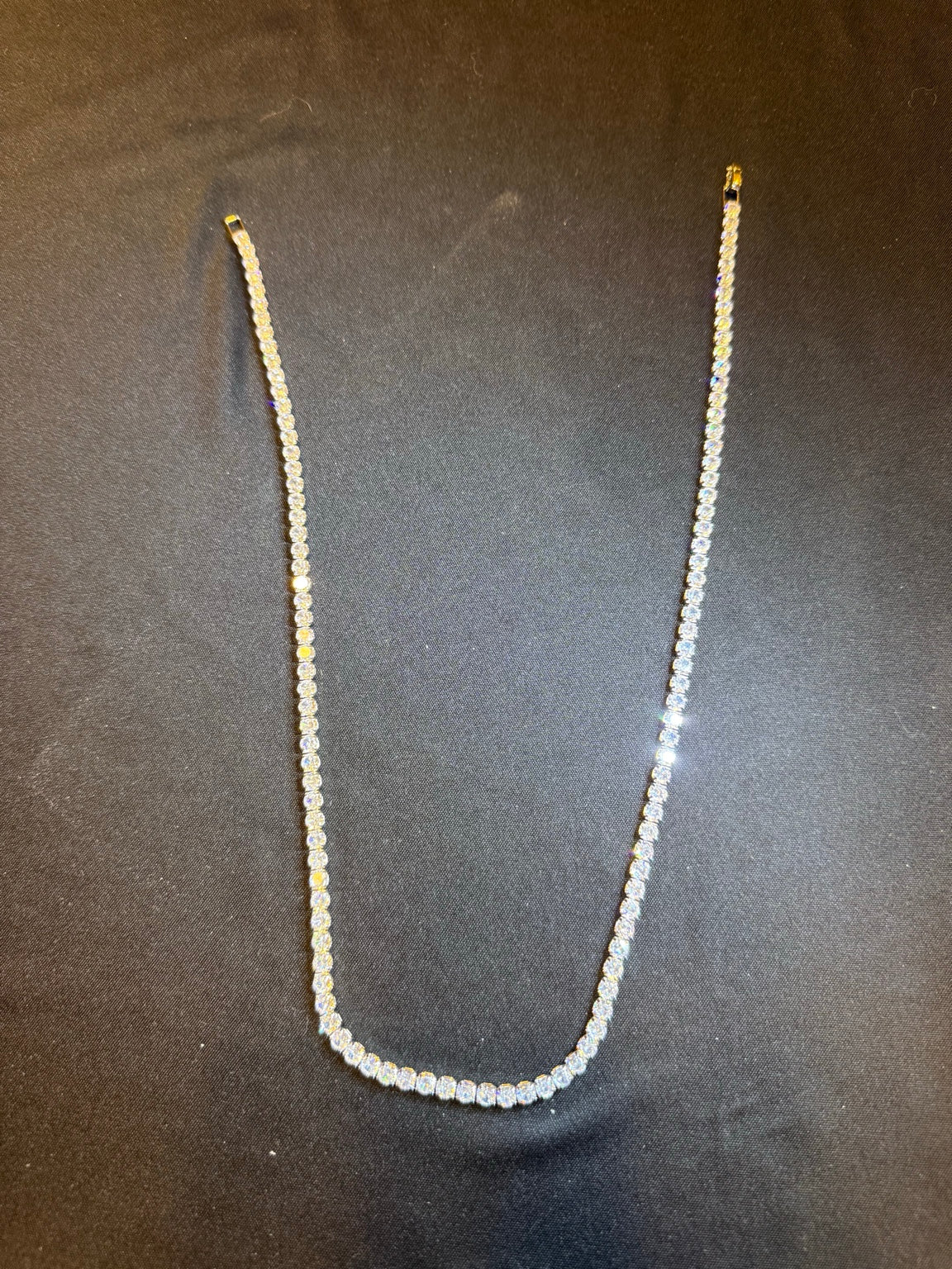 20" Iced Tennis Chain Necklace – Diamond Simulant Stones – White Gold Tone