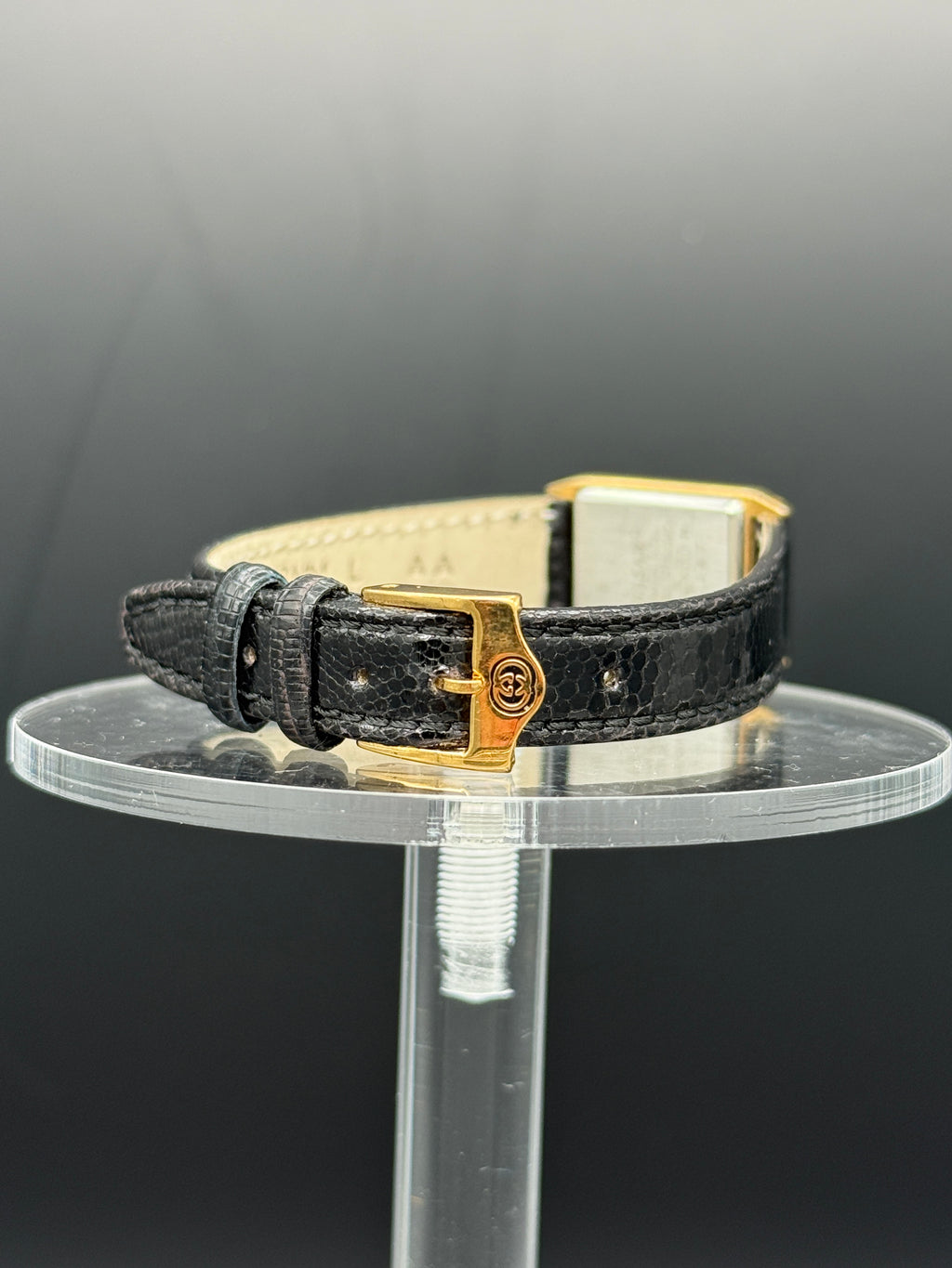 Vintage Ladies Pulsar Gold Tone Black Dial Rectangular Dress Watch