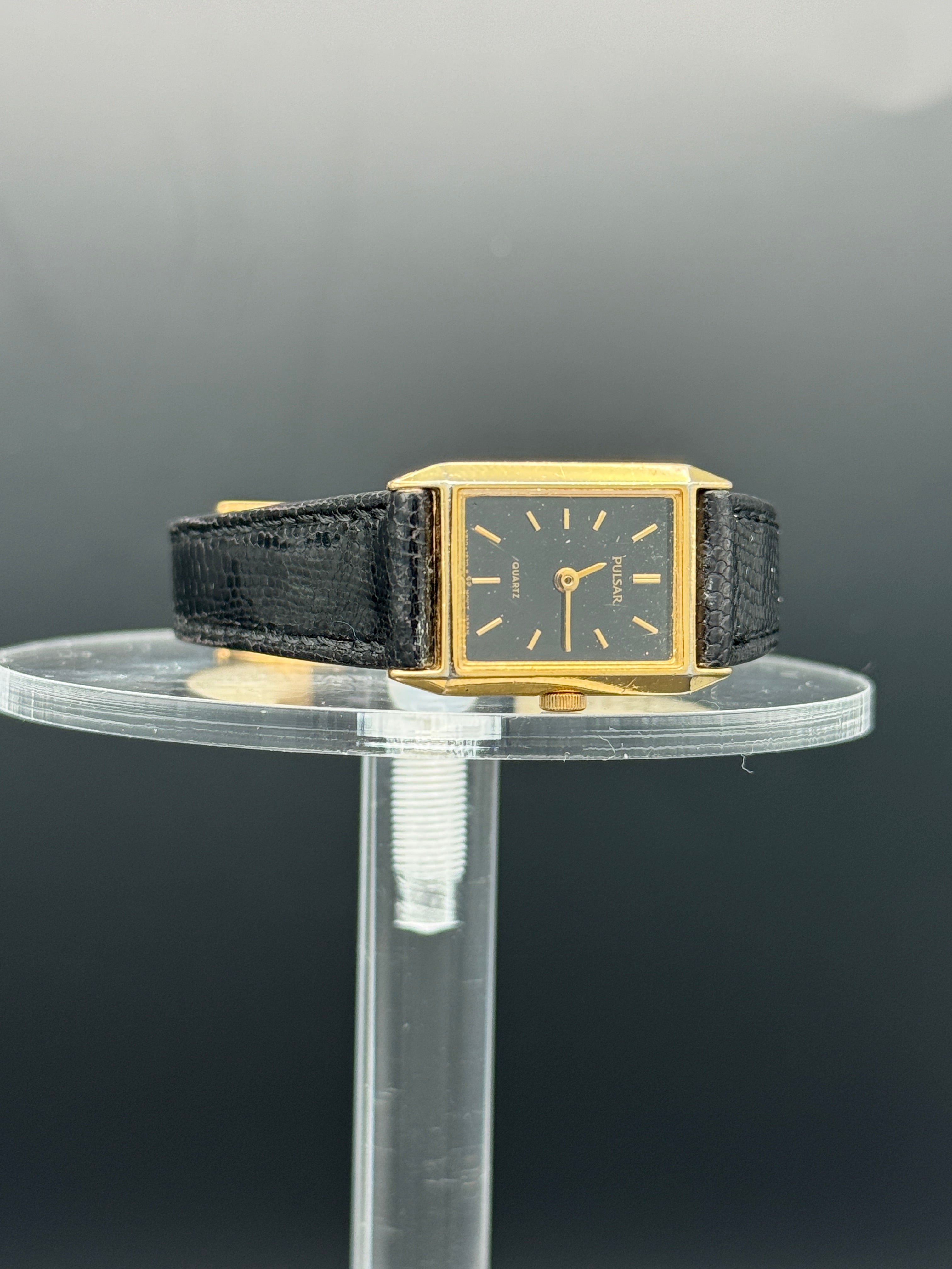 Vintage Ladies Pulsar Gold Tone Black Dial Rectangular Dress Watch