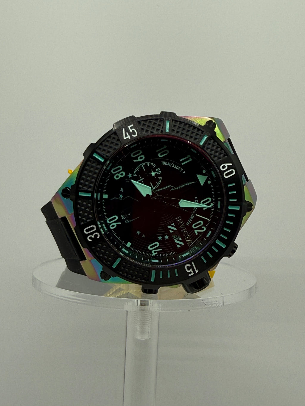 Invicta 39901 Iridescent Case and Crystal