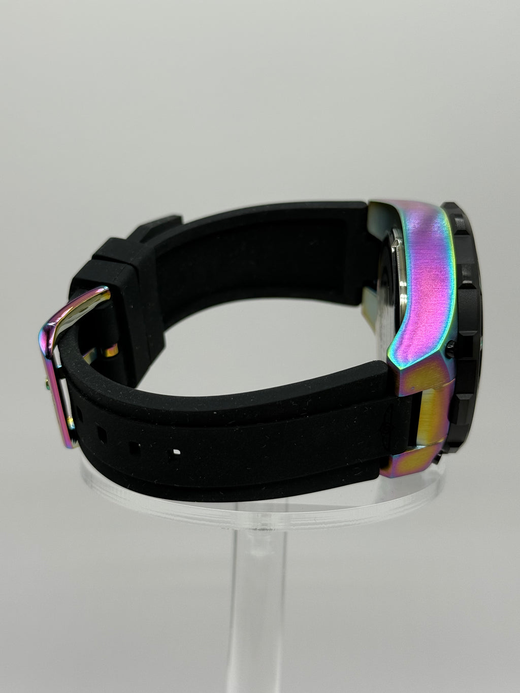 Invicta 39901 Iridescent Case and Crystal