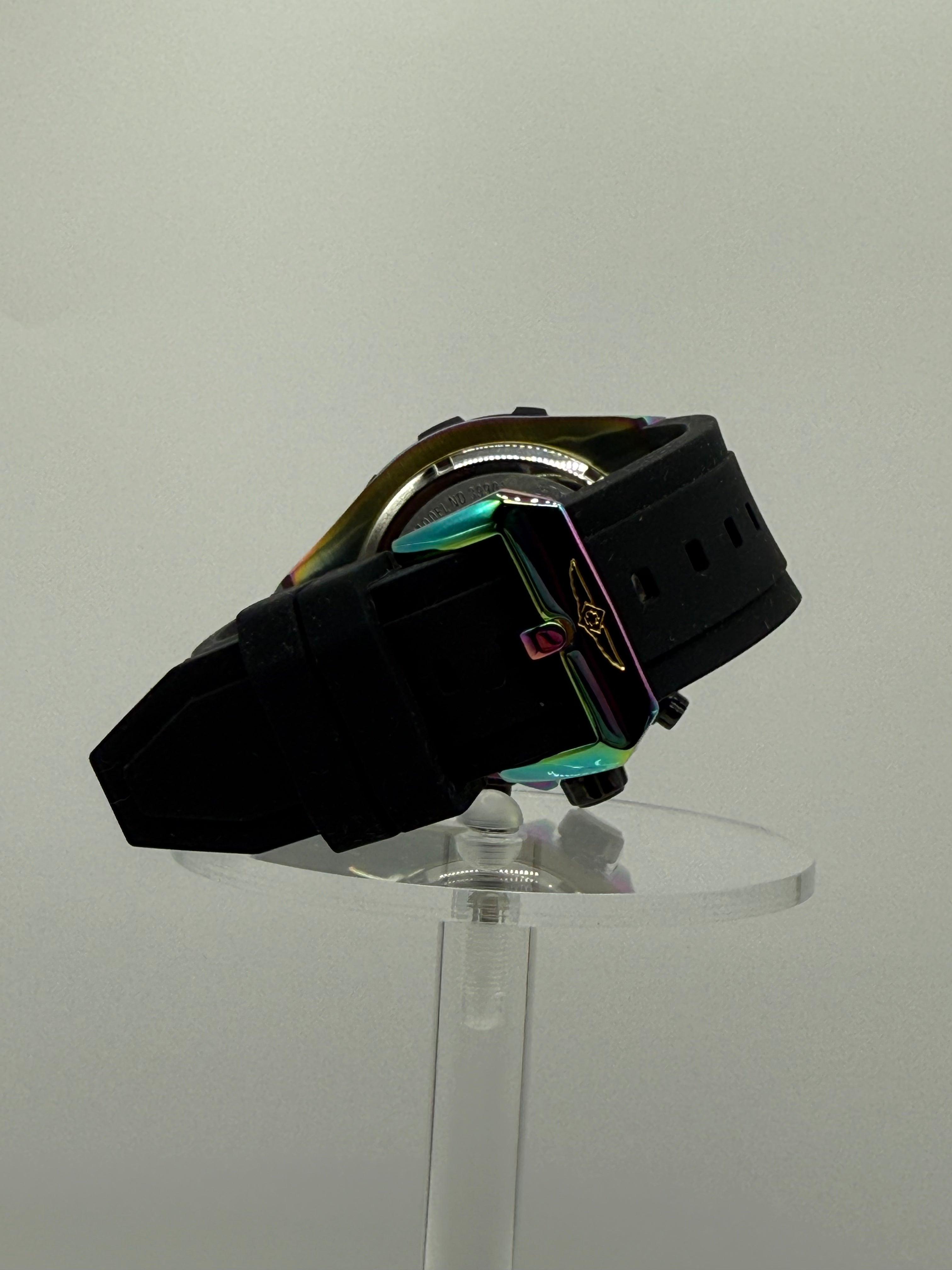 Invicta 39901 Iridescent Case and Crystal