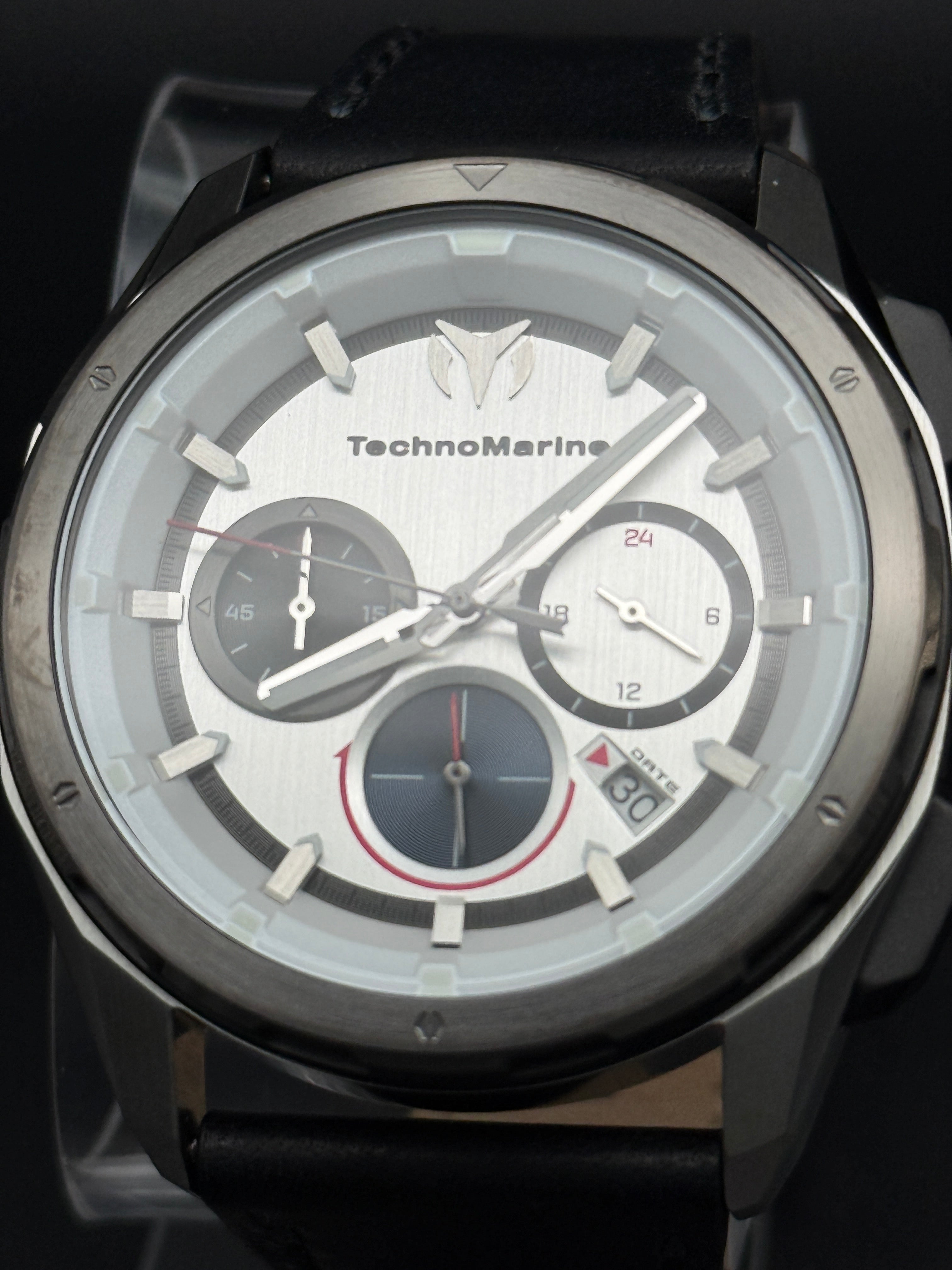 TechnoMarine Ocean Nomad TM-318088 | Silver Dial | Black Leather Strap