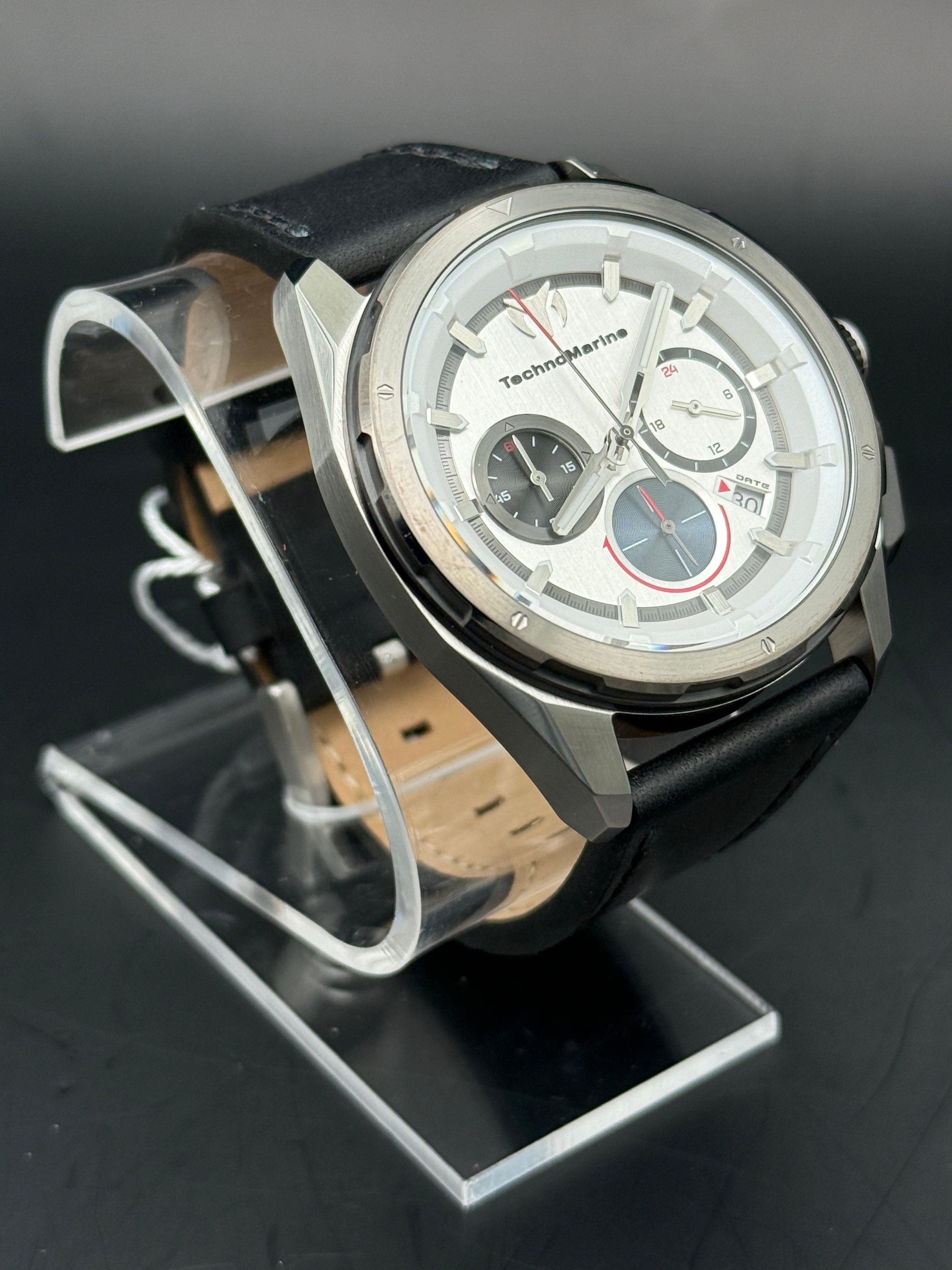 TechnoMarine Ocean Nomad TM-318088 | Silver Dial | Black Leather Strap