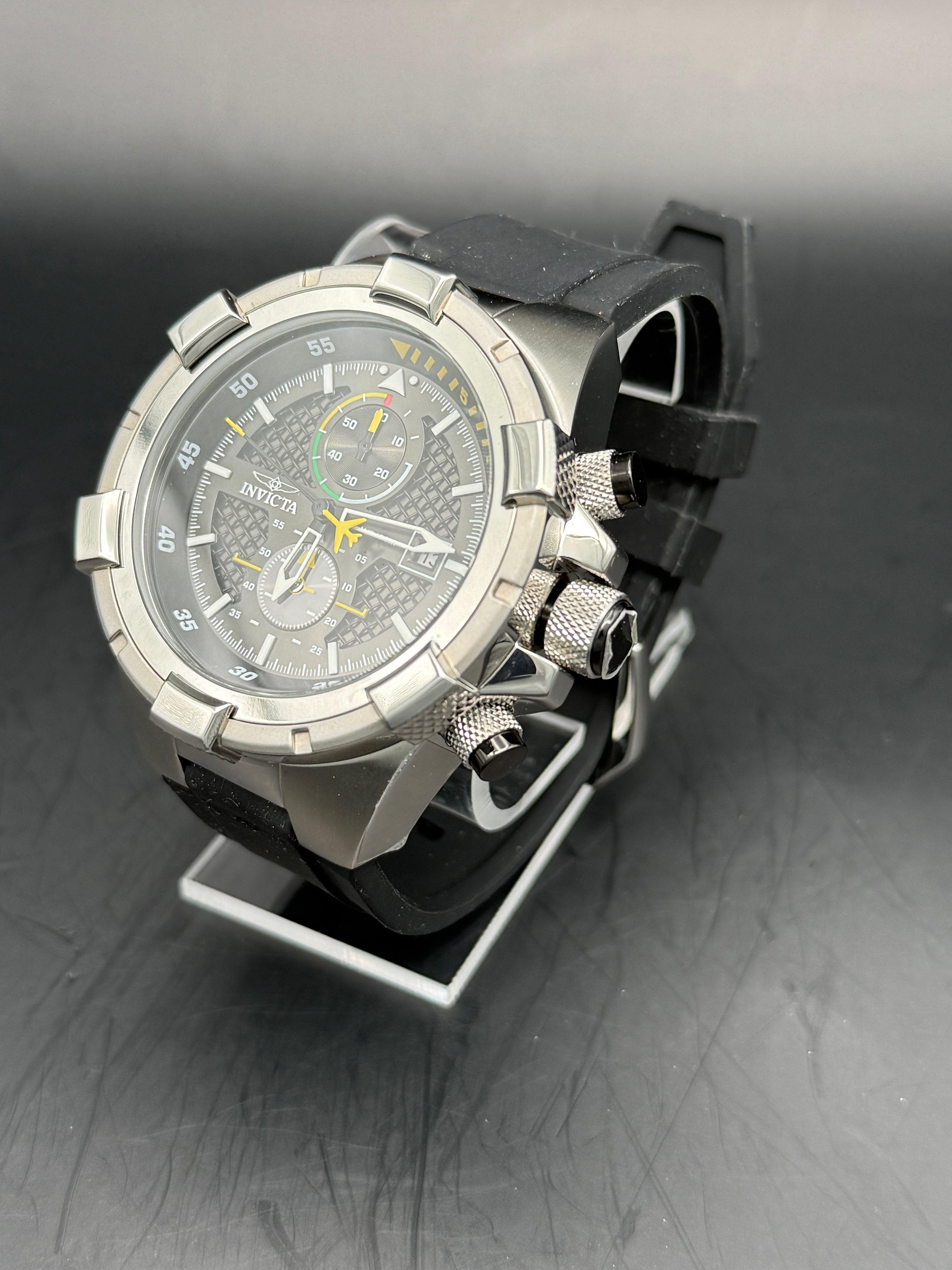 Invicta Aviator Chronograph – Model 28102