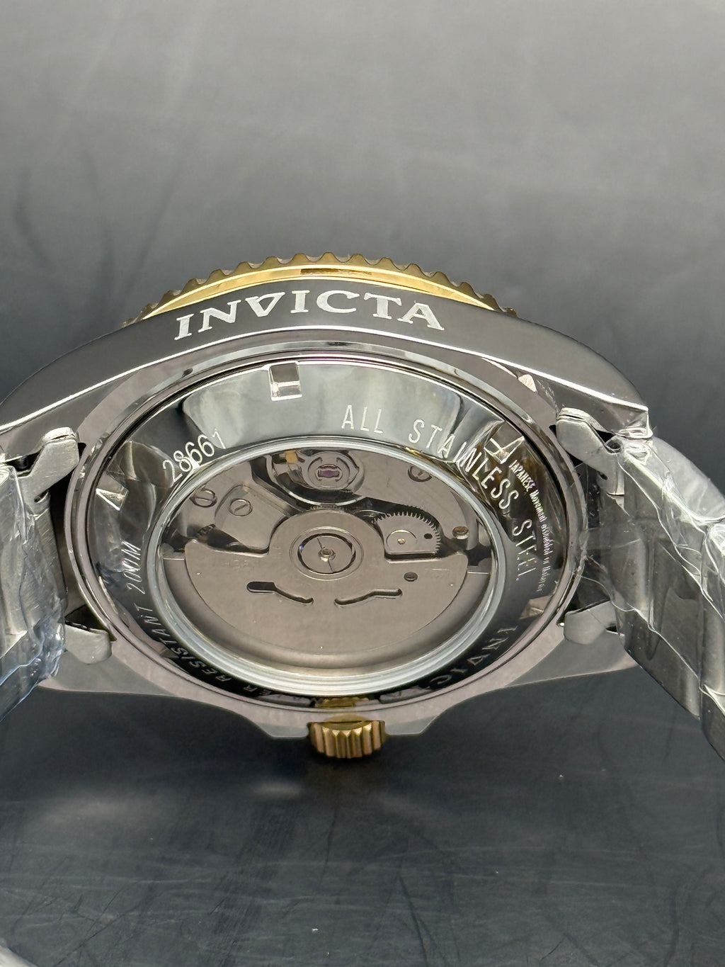 Invicta Pro Diver 28661 Automatic Men's Watch – 40mm – Green Dial – Two-Tone