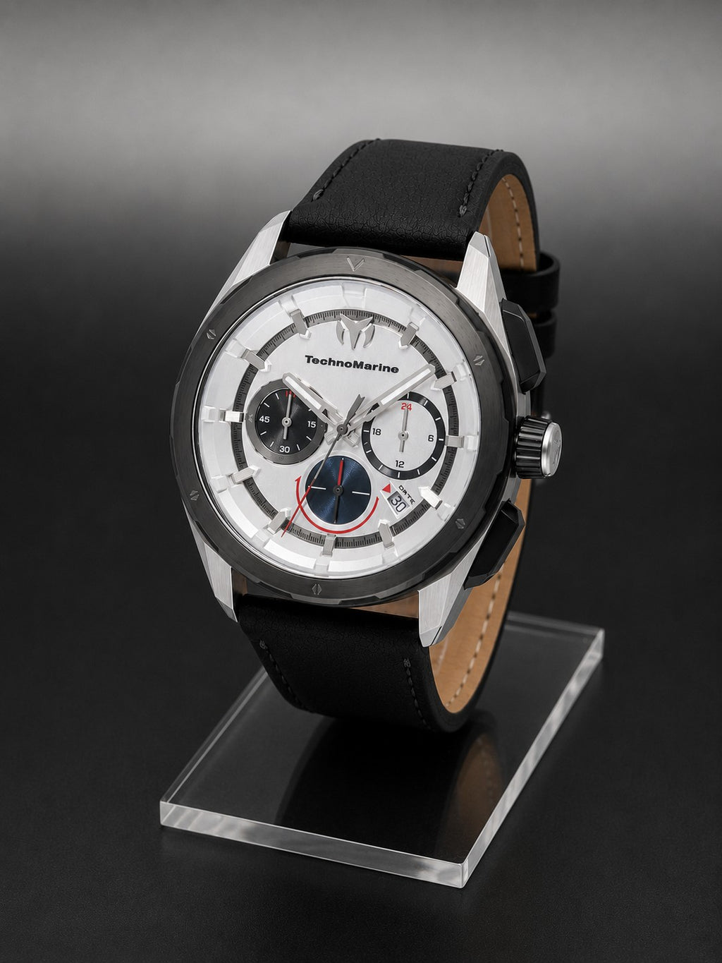 TechnoMarine Ocean Nomad TM-318088 | Silver Dial | Black Leather Strap